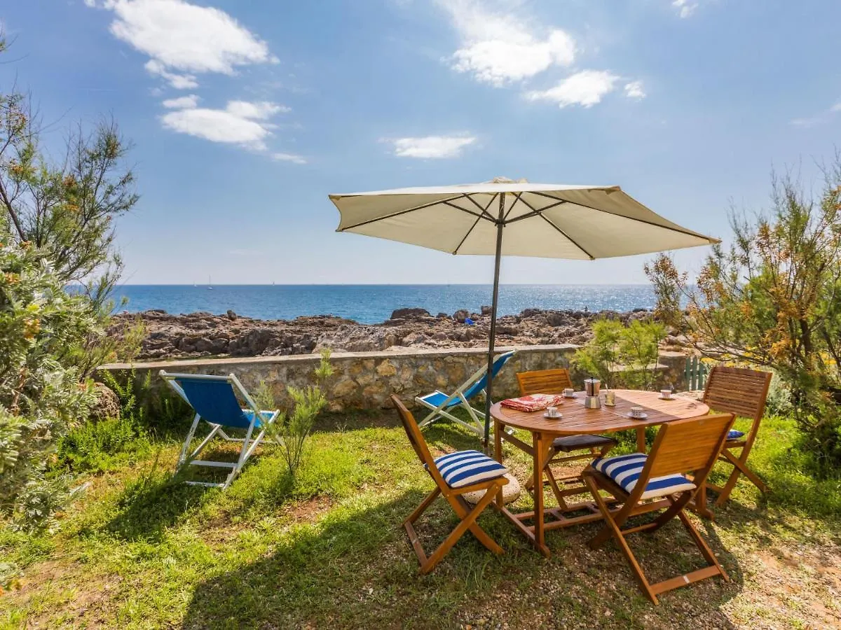 Holiday Home Il Giardino Sul Mare By Interhome كاسْتيلونْشيلّو
